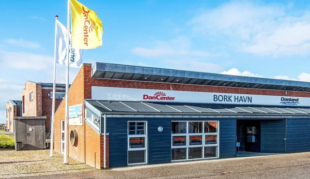 6 person holiday home on a holiday park in Hemmet