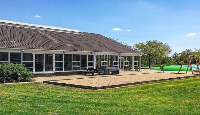 6 person holiday home on a holiday park in Hemmet