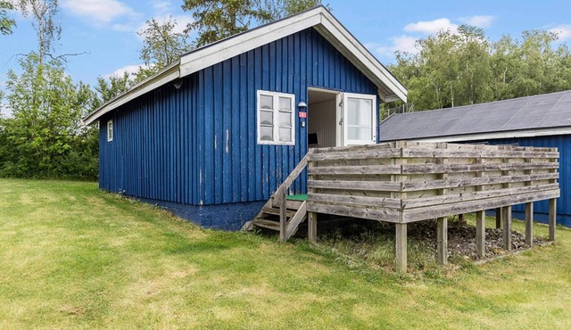6 person holiday park home in Vipperød