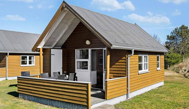 6 person holiday park home in Skagen