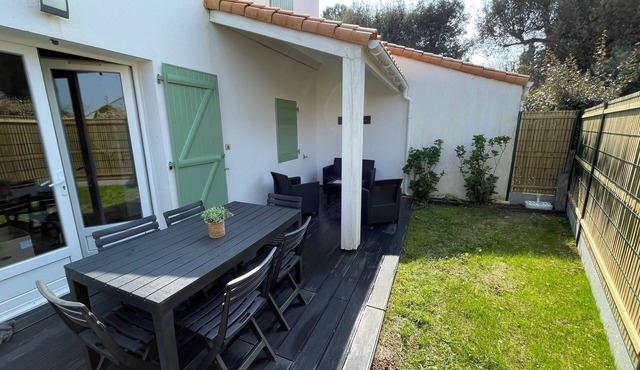 6-person house in estate with swimming pool, ideal for family - beach 800m away