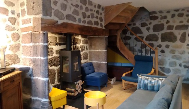 6-person house in village: hiking, jacuzzi, games room, skiing 10mn away