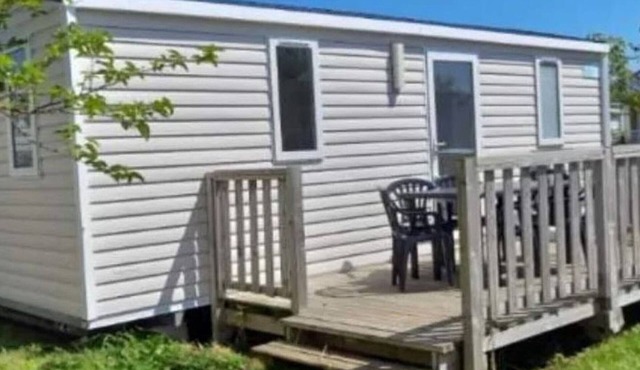 6-Person Mobile Home with Terrace in Saint-Paul-en-Born