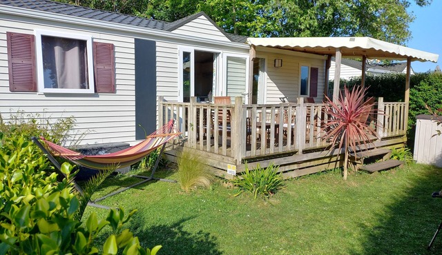 6-person mobile home in Tregunc near Concarneau with water park