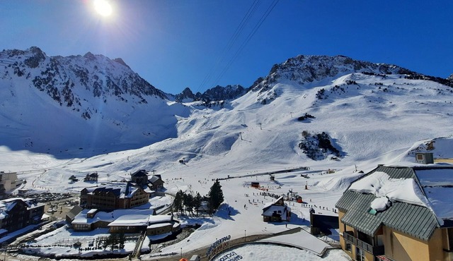6-person studio at the foot of the slopes with breathtaking views!