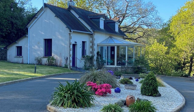 6-person weekly and weekend rental by the sea.