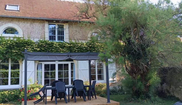 6 persons with privative garden, heated pool