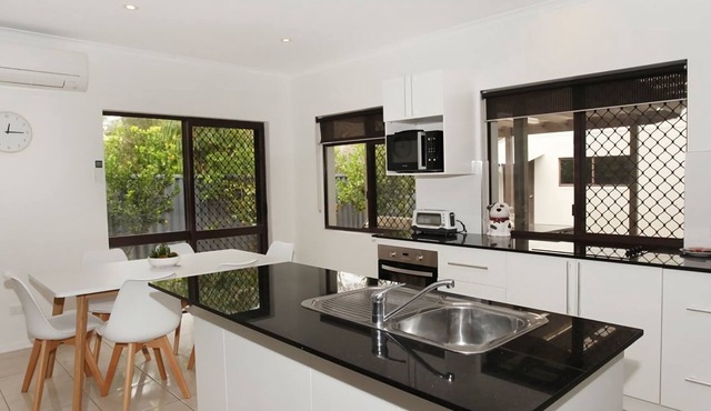 6 Petrie Avenue, Marcoola