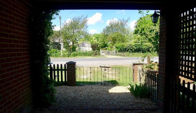 6 Pilley Green cottage