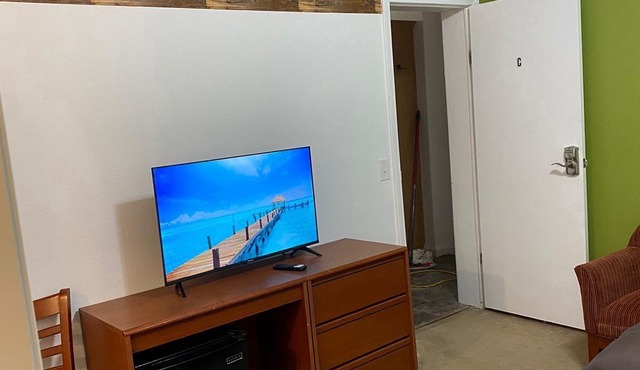 6 Plex Rental