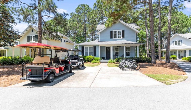6-Seater Golf Cart Included! Lakeside Cottage in Sandestin ON Golf Course!