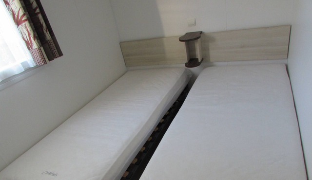 6-seater mobile home