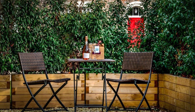 6 St Johns Mews - a couples retreat that sleeps 2 guests in 1 bedroom