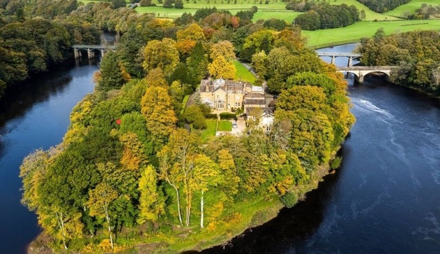6 Star Luxury Villa, Private Island Near Lake District
