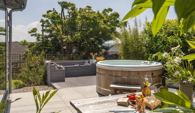 6 The Dunes - Short walk to the beach - Hot Tub - Free Wi-Fi