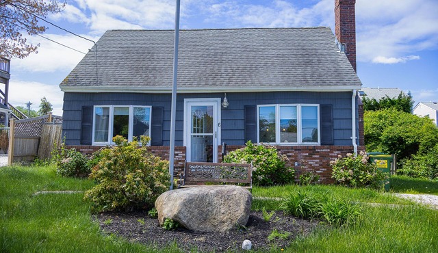 6 Tupper - New! 3BR Near Town Neck Beach w/Fenced in Yard, Pet Friendly!