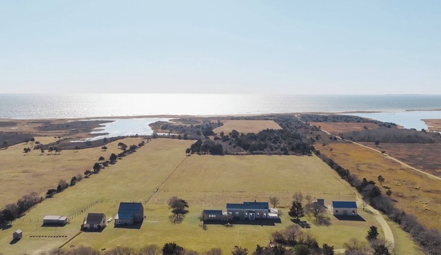 60 Acres Oceanfront 5-BR, Private Beach! AC, WiFi, TV