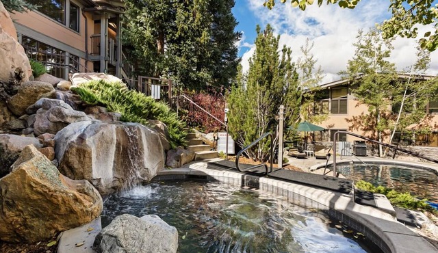 60 Fall Lane Sonnenblick #3 4 Bedroom Townhouse by RedAwning