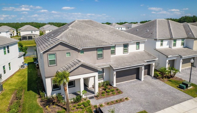 60 Guests Estate with 29 Bedrooms, 27 bathrooms Pool, Lake, Fitness Near Disney