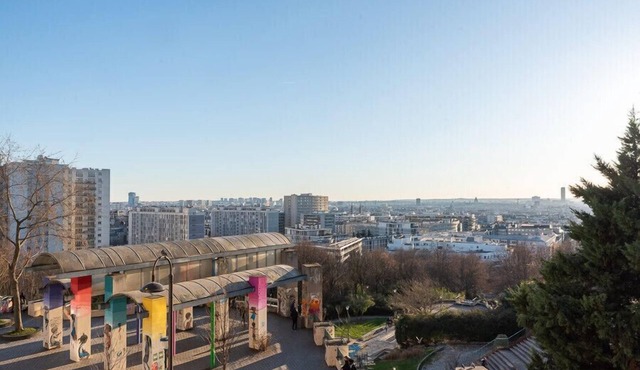 60 m² bright with a superb view on all Paris