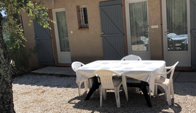 60 m2 gite in a gated property with parking