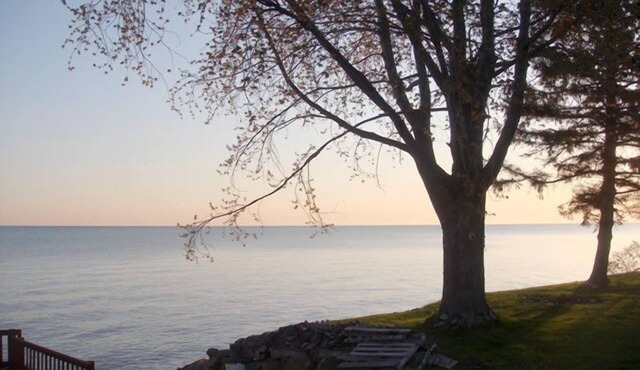 60 minutes from Niagara Falls