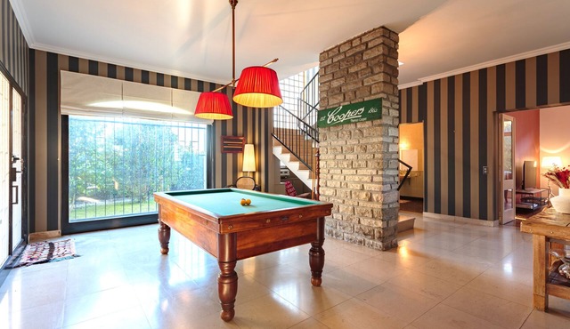 60's architect-designed villa for small and large tribes