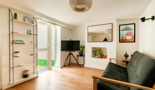 60 steps to the Sea with private courtyard