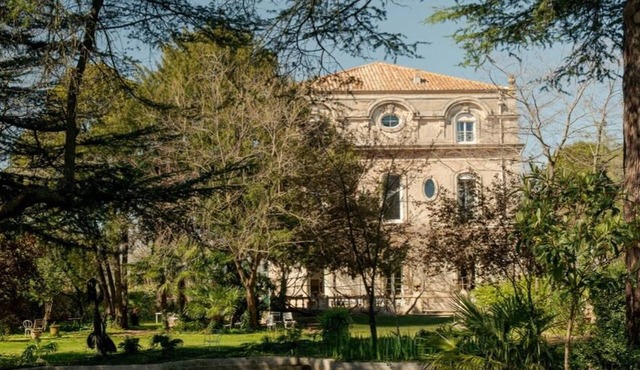 600 M² Family House With Swimming Pool & Park