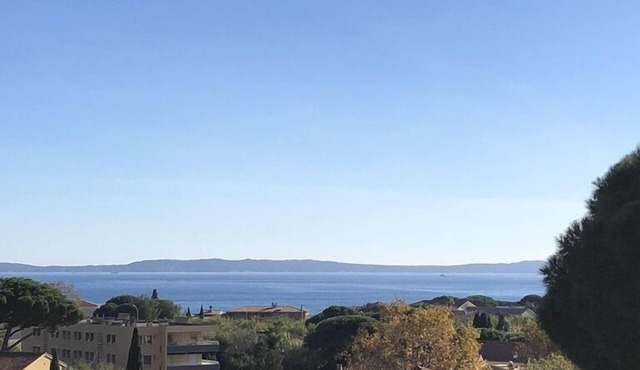 600m from ST CLAIR BEACH, beautiful sea view to the south