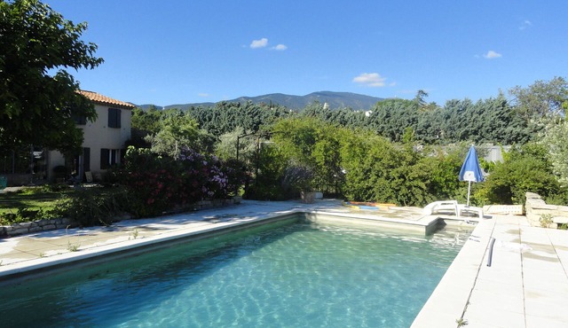 600m from the village, fully renovated gîte, all comforts, pets welcome.