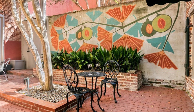 610 Franklin: Downstairs | 2/2 | Heart of Downtown | Pet Friendly w/fee