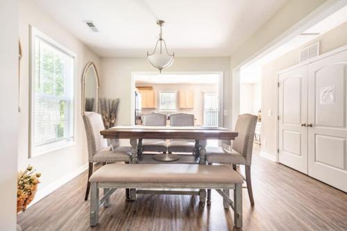 611C 6 Bedrooms Sleeps 16 Great Area