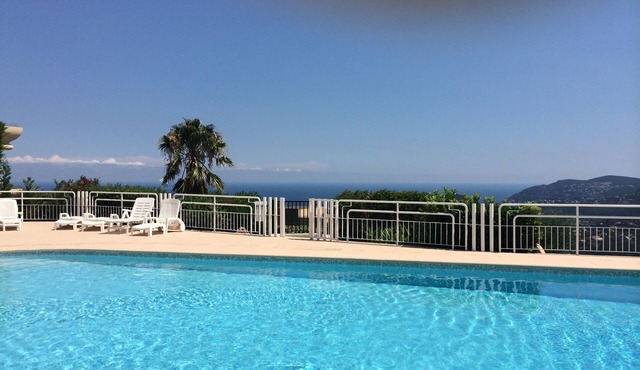 62 M2 APARTMENT AND TERRACE WITH EXCEPTIONAL SEA VIEW - PRIVATE POOL