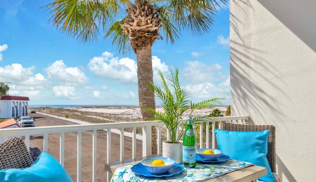 622 | Cozy Beach Studio Condo with Gulf Views and Pool!