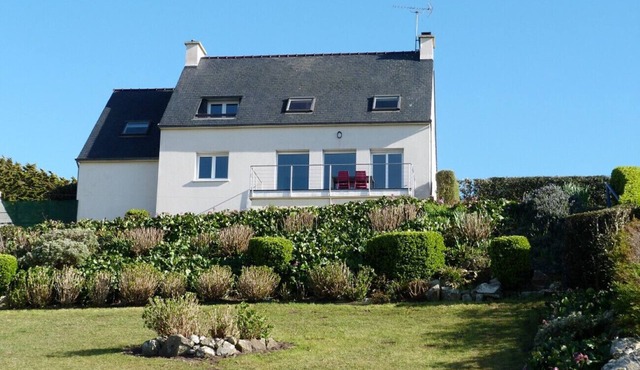 622-Ker An Enez,sea view, the beach at the end of the garden