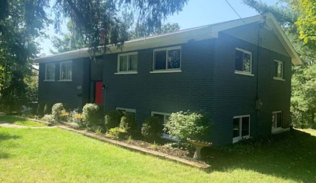 6268 Mullen · Among trees outside the city