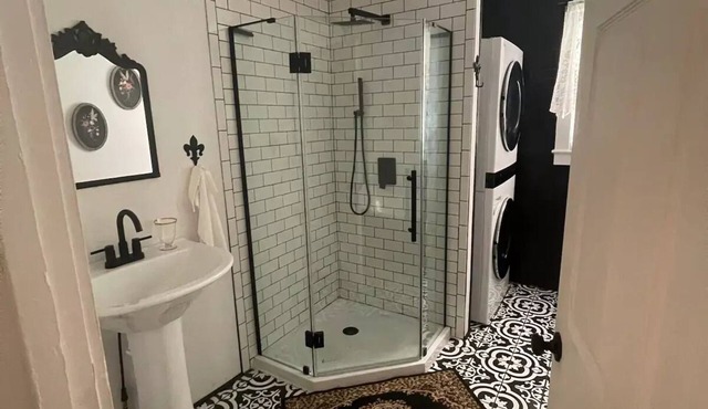 629 on Main Rental An