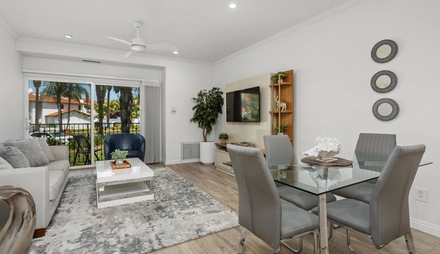 629 Walk to Restaurants Close to Spa Luxury Inside the gates