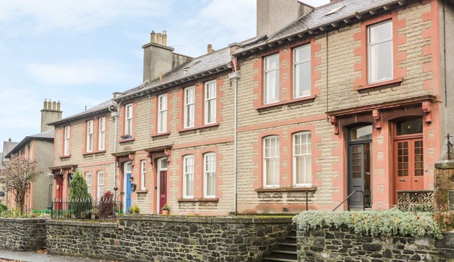 63 ROSETTA ROAD, family friendly, with a garden in Peebles