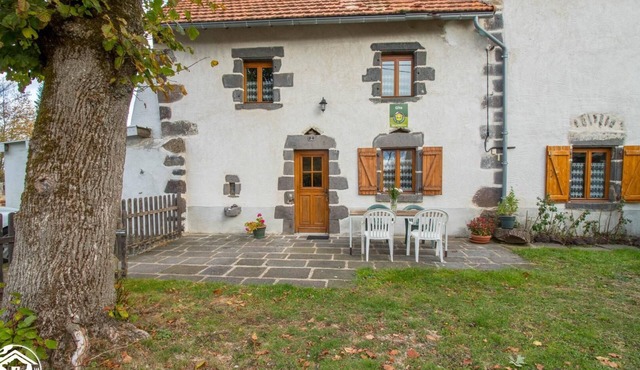 63g1180 - Saint-ours-les-roches