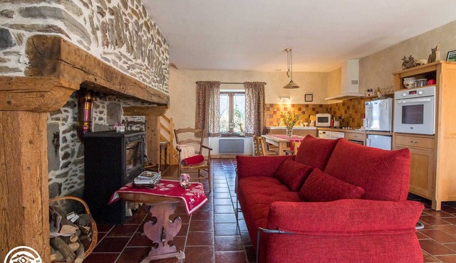 63g63570 - Aveze - Gîte