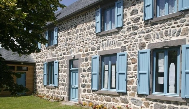 63g63892 - Roche-charles-la-meyrand