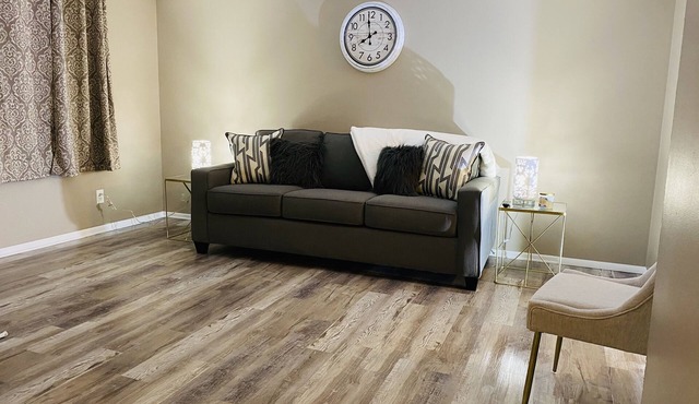 #64 Cozy Downtown Home