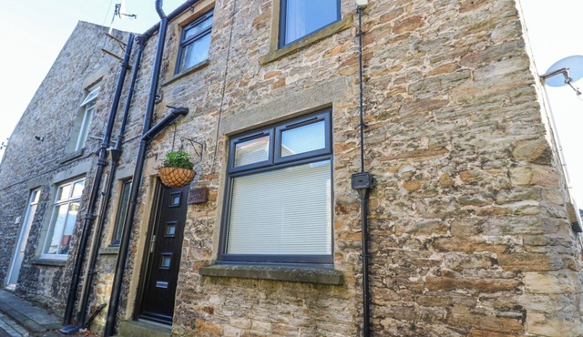 64 FRONT STREET, pet friendly, with open fire in Stanhope