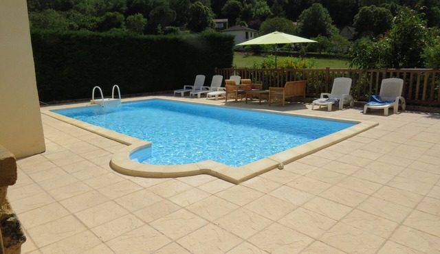 650 year old Perigord Farmhouse 5 Large Bedroom - Private Swiming Pool - parking