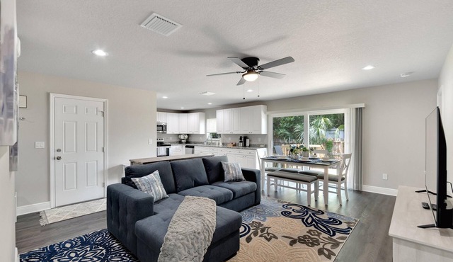 6506 N 22nd St Summar