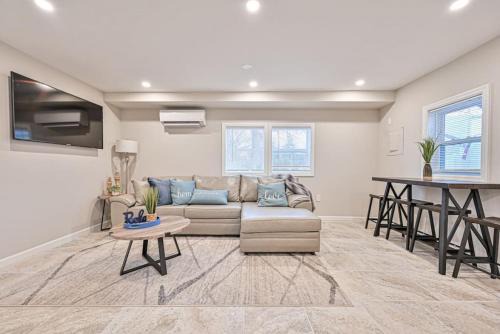 653 3rd St unit1 AfterDune Delight 2BR Near Beach