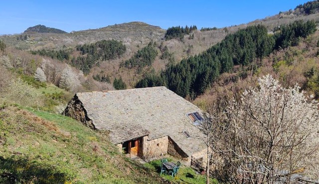 65ha de nature privatisée, authenticité en Haute Ardèche 10 à 14 personnes in Borée