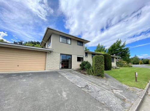 66 Conical Hill Road